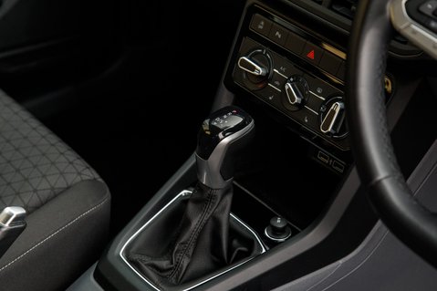 Volkswagen T-Cross SE TSI DSG 31