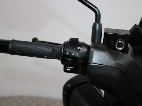 Suzuki Burgman 400 AN 400 AM2 28