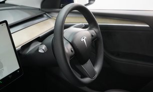 Tesla Model Y PERFORMANCE AWD Full Self Driving AutoPark & Summon GROK AI One Owner VAT Q 22
