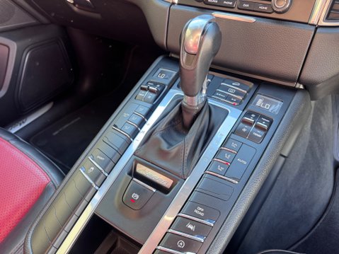Porsche Macan D S PDK 19
