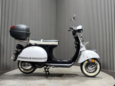 Ajs MODENA 2021 ONLY 800 MILES MODERN RETRO SCOOTER 125CC MOT OCTOBER 2027