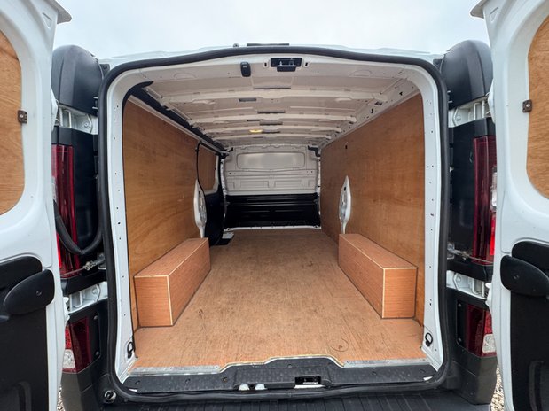 Renault Trafic LWB L2H1 Low Roof Business L130 EURO 6 9