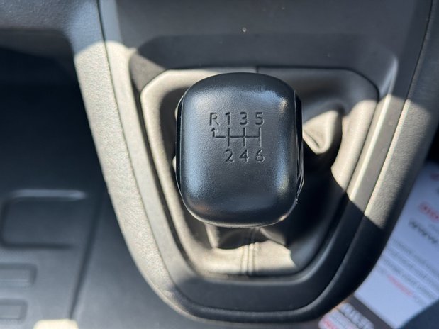 Vauxhall Vivaro SWB L1H1 Low Roof Prime 2900 Air Con Sensors EURO 6 36