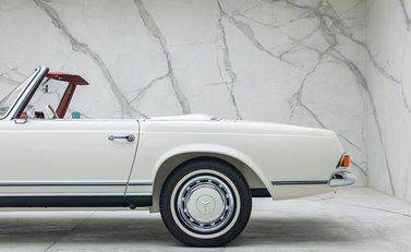 Mercedes-Benz 280 SL W113 Pagoda 58