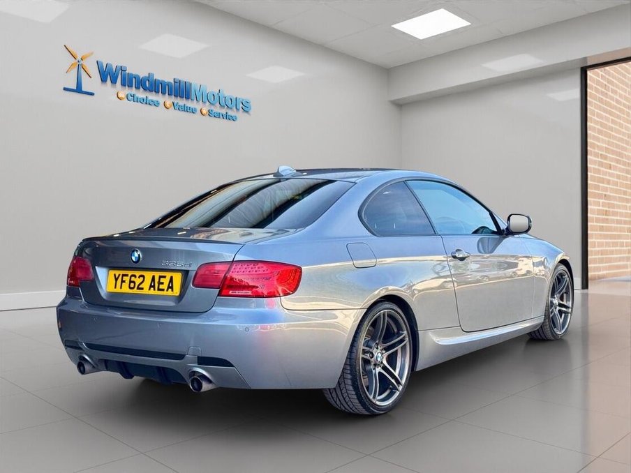 2012 BMW 3 Series — image 10