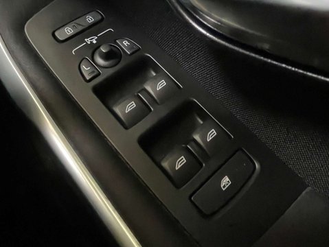 Volvo V40 1.5 V40 Momentum Nav+ T2 Auto 5dr 11