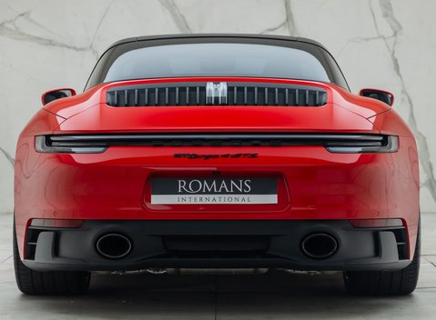 Porsche 911 Targa 4 GTS (992) 11