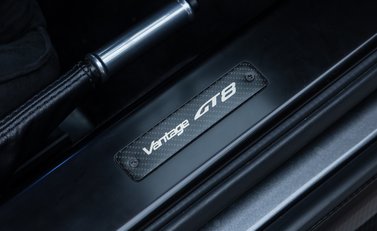 Aston Martin Vantage GT8 23