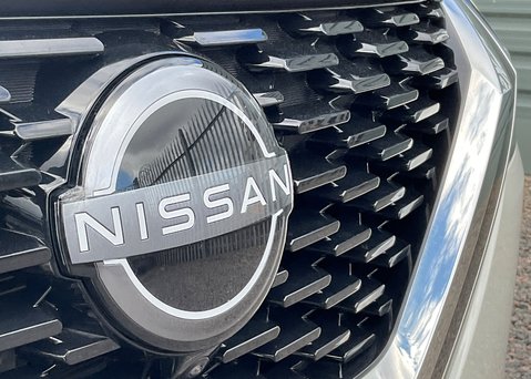 Nissan Qashqai DIG-T N-CONNECTA MHEV 4