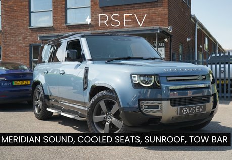 Land Rover Defender X-DYNAMIC HSE MHEV 3.0L Extended LR Warranty Tow Bar Pano Roof FLRSH 
