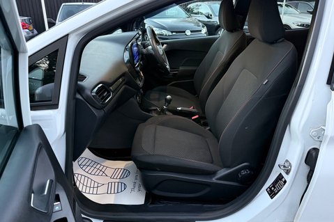 Ford Fiesta ST-LINE EDITION - 2 OWNERS - APPLE CAR PLAY - SERVICE HISTORY 3