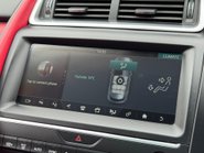 Jaguar E-Pace R-DYNAMIC HSE 33