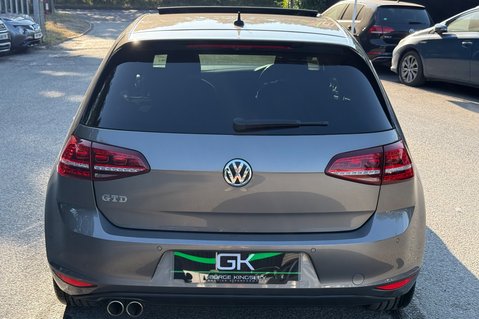 Volkswagen Golf GTD - PANORAMIC ROOF - ACC - SPORT AND SOUND PACK - CARPLAY 8