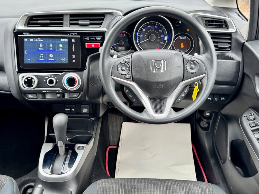 2017 Honda Jazz — image 2
