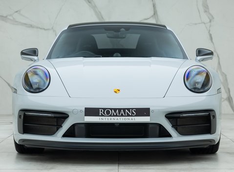 Porsche 911 Carrera GTS (992) 4