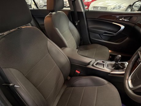 Vauxhall Insignia 2.0 CDTi SE Euro 5 5dr 12