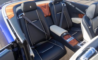 Rolls-Royce Dawn 16