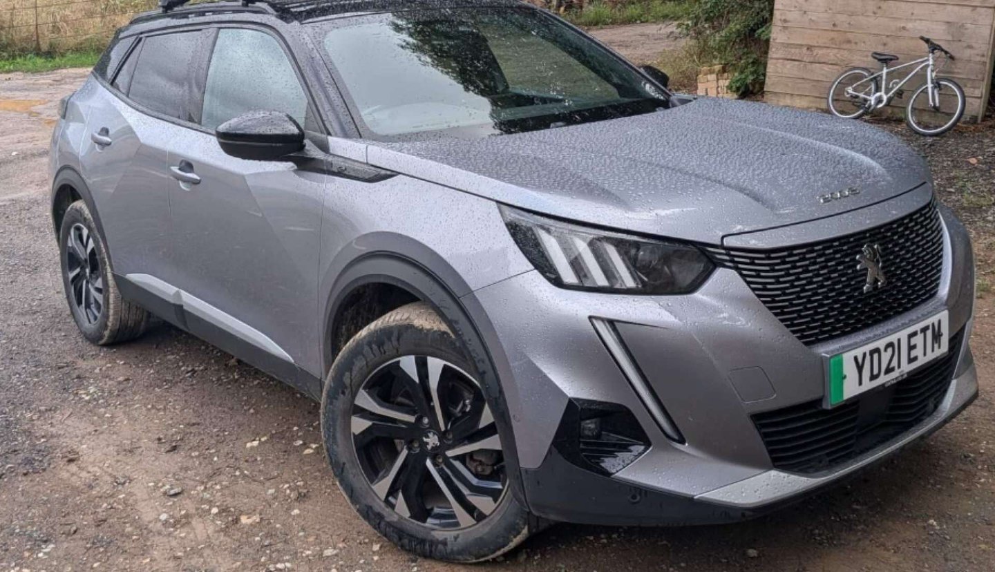 2021 Peugeot 2008 exterior view