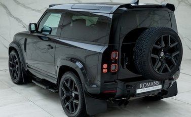 Land Rover Defender 90 V8 P525 Urban 9