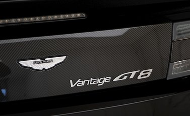Aston Martin Vantage GT8 30