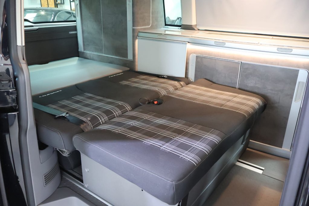 Volkswagen California OCEANI 4MOTION DSG HUGE SPEC VERY RARE  5 YEAR WARRANTY FROM NEW  4 BERTH 33