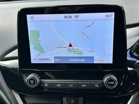 Ford Fiesta TITANIUM X MHEV 34