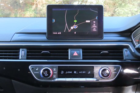 Audi A4 2.0 TDI 40 Black Edition Estate 5dr Diesel S Tronic quattro Euro 6 (s/s) (1 10
