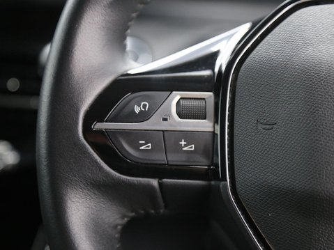 Peugeot e-2008 50kWh Allure Auto 5dr 11