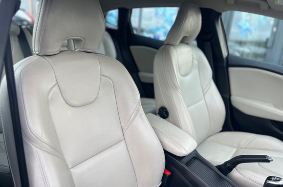 Volvo V40 2.0 T3 INSCRIPTION 18