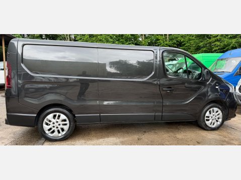 Renault Trafic 1.6 dCi ENERGY 29 Sport Nav Panel Van 5dr Diesel Manual LWB Standard Roof E 9