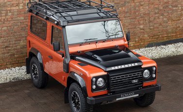 Land Rover Defender 90 Adventure Edition 8