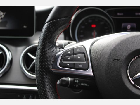 Mercedes-Benz GLA GLA 180 AMG LINE EDITION 17