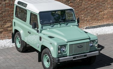 Land Rover Defender 90 Heritage 8