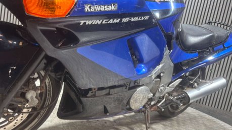Kawasaki ZZR 1991 SPARES OR REPAIR PROJECT BREAKER PARTS BIKE 600CC CLASSIC 18
