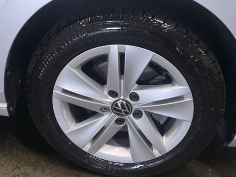 Volkswagen Golf 1.5 eTSI MHEV Life Hatchback 5dr Petrol Hybrid DSG Euro 6 (s/s) (150 ps) 12