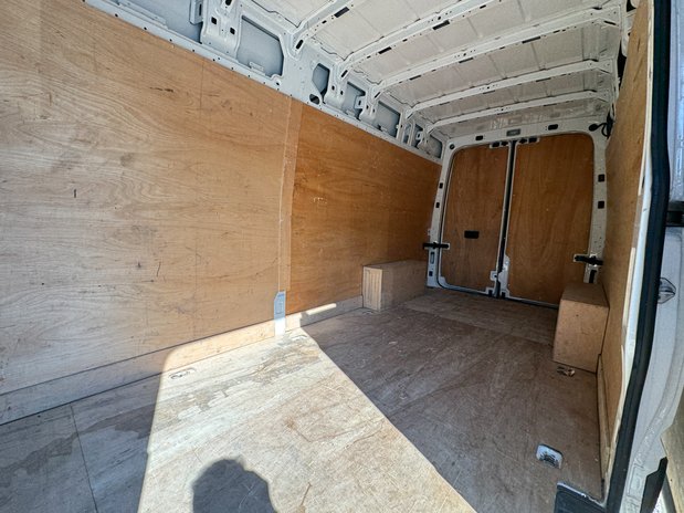 Volkswagen Crafter LWB L3H2 High Roof Commerce Business CR35 Air Con EURO 6 11
