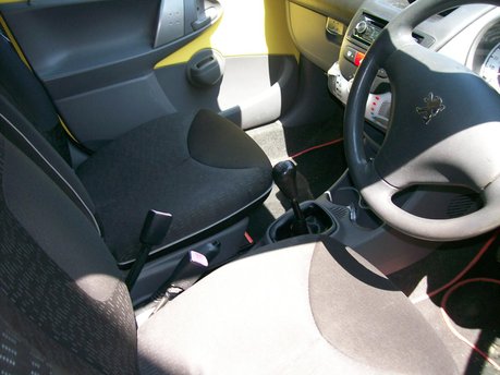 Peugeot 107 URBAN 4