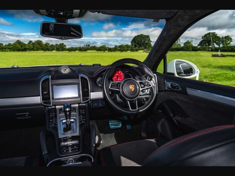 Porsche Cayenne 41
