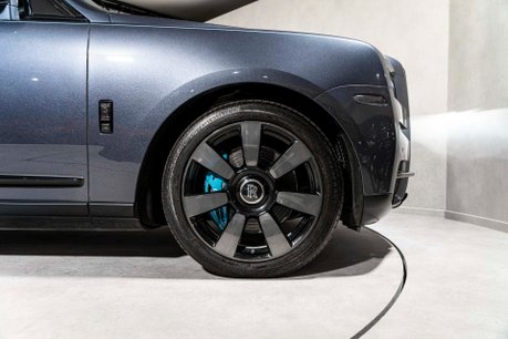 Rolls-Royce Cullinan V12. DYNAMIC PACKAGE. ACTIVE CRUISE. SHOOTING STAR HEADLINER. HUD 12