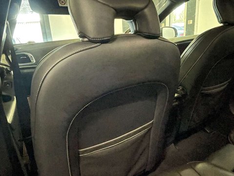 Volvo V40 1.5 V40 R-Design Edition T3 Auto 5dr 37