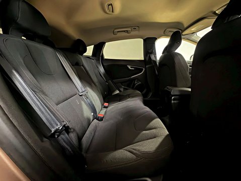 Volvo V40 ES D3 2.0 150 21