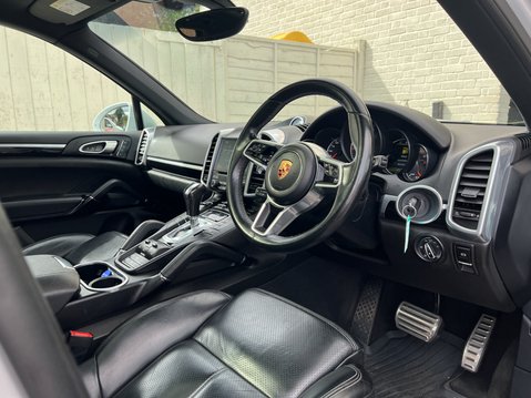 Porsche Cayenne 3.0 TD V6 Platinum Edition SUV 5dr Diesel TiptronicS 4WD Euro 6 (s/s) (262 10