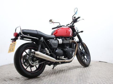 Triumph Street Twin BONNEVILLE STREET TWIN 3