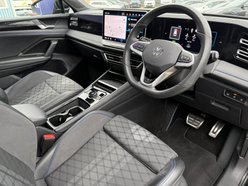 Volkswagen Tiguan 1.5 TSI eHybrid 19.7kWh R-Line SUV 5dr Petrol Plug-in Hybrid DSG Euro 6 (s/ 2