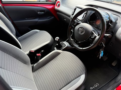 Toyota Aygo VVT-I X-TREND 12