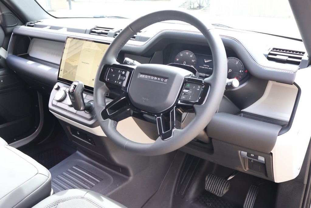 Land Rover Defender 90 2026 Brand NEW  HARD TOP STYLED BY SEEKER AIR SUSPENSION AND JUMP SEAT  24