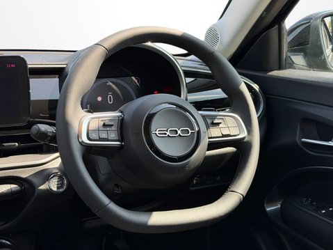 Fiat 600 1.2 Hybrid 48v 136 5dr eDCT-6 17