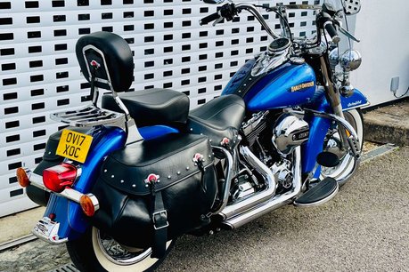 Harley-Davidson Softail 1690 Heritage Classic Custom Cruiser 5