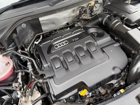 Audi Q3 TDI QUATTRO SE 48