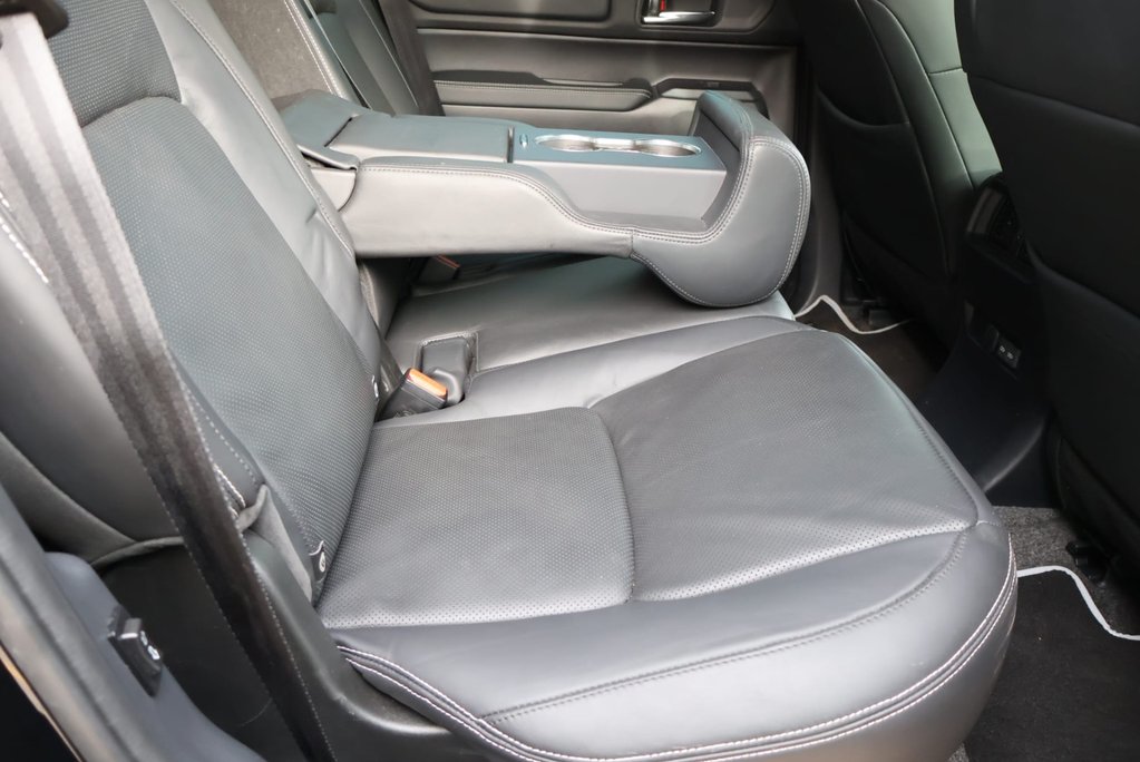 Toyota Land Cruiser 2026 COMMERCIAL 2 inch  lift 22  wheels roof light Seeker styled Rear seats 21